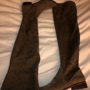 **SOLD** Brown thigh high brown boots